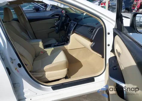 2017 Toyota Camry Le z USA, uszkodzony, nr VIN 4T1BF1FK9HU426081